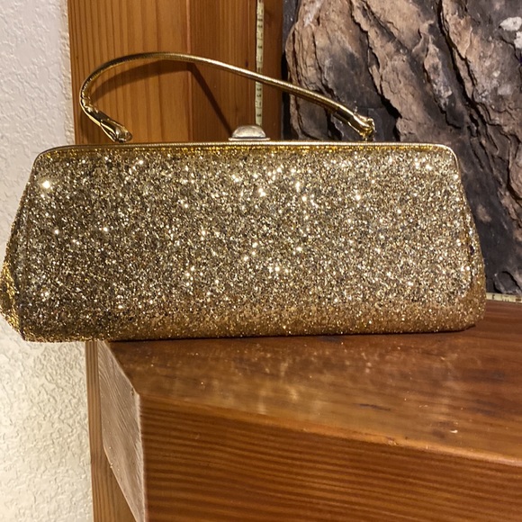 Sparkling gold clutch, vintage , this was my mother’s from the 60’s. - Picture 4 of 7